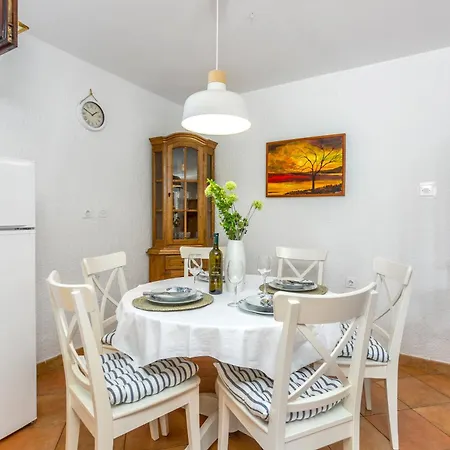 Marak Holiday home Risika