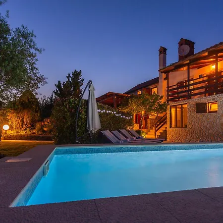 Сasa de vacaciones Marak Risika